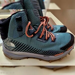 Women’s VECTIV Fastpack Mid FUTURELIGHT™ Hiking Boots